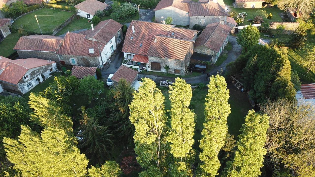 La Maison Des Fleurs Montembœuf Exterior foto