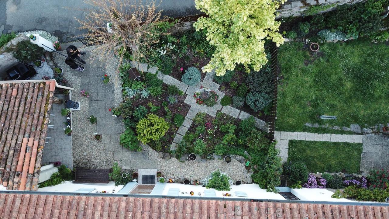 La Maison Des Fleurs Montembœuf Exterior foto