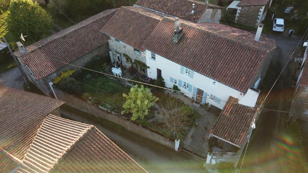 La Maison Des Fleurs Montembœuf Exterior foto